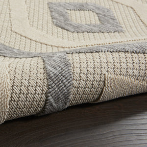 HomeRoots 6' X 9' Cream and Gray Geometric Area Rug - Durable, Stylish Indoor/Outdoor Comfort for Any Space 550466