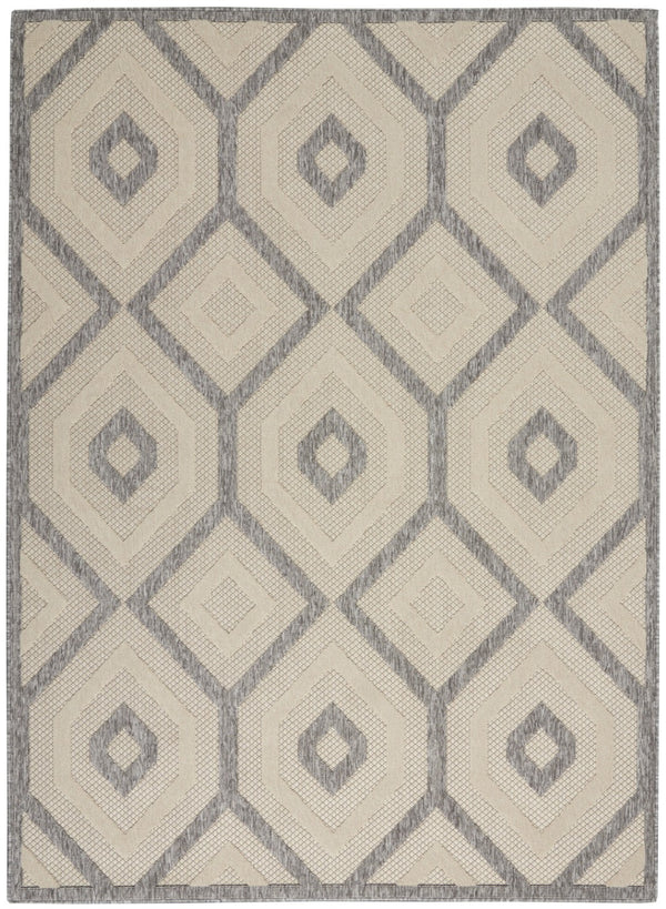 HomeRoots 6' X 9' Cream and Gray Geometric Area Rug - Durable, Stylish Indoor/Outdoor Comfort for Any Space 550466