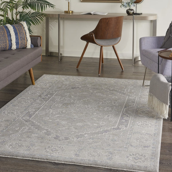 HomeRoots 4' Gray Floral Medallion Area Rug - Elegant Power Loom Design for Timeless Style in Any Space 4' X 6' 550483