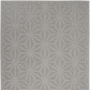HomeRoots 6' X 9' Light Gray Geometric Area Rug - Durable, Stylish Indoor/Outdoor Solution for High-Traffic Spaces 550513