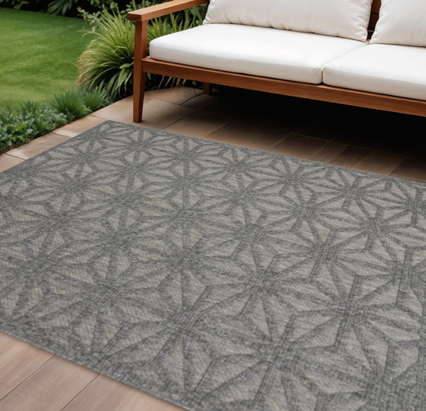HomeRoots 6' X 9' Modern Geometric Indoor/Outdoor Area Rug - Durable, Stain-Resistant, and Easy to Clean! 550514