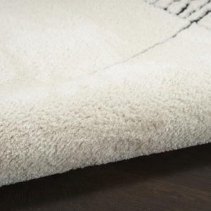 HomeRoots 5' Modern Ivory and Black Geometric Area Rug - Stylish, Durable Design for High-Traffic Spaces 5' X 7' 550590