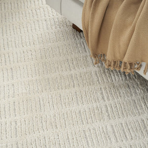 HomeRoots 5' Elegant Ivory and Gray Abstract Area Rug - Soft, Durable Design for Modern Living Spaces 5' X 7' 550591