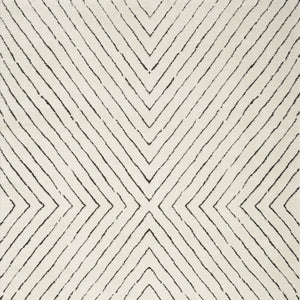 Homeroots 5' X 7' Ivory And Black Abstract Area Rug  Polyester 550592