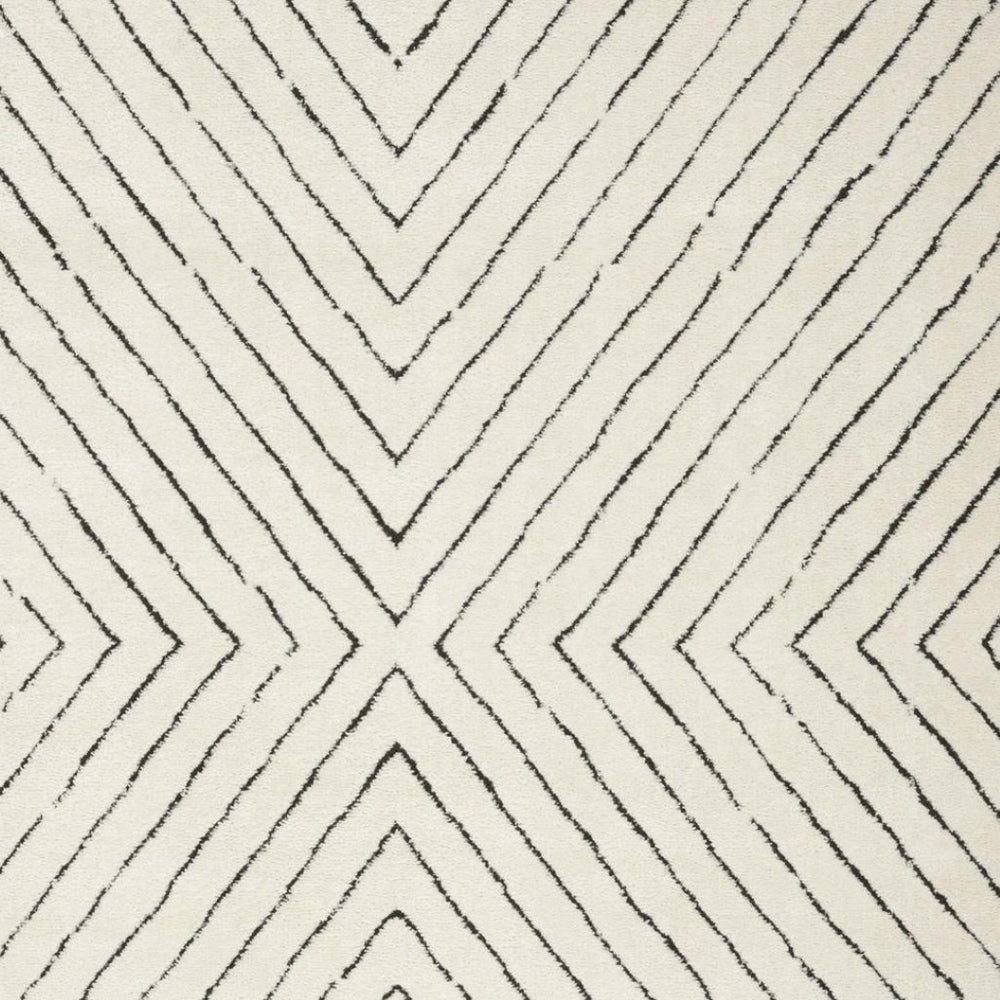 HomeRoots 5' X 7' Ivory and Black Abstract Area Rug - Durable, Stain-Resistant, Modern Design for High-Traffic Homes 550592