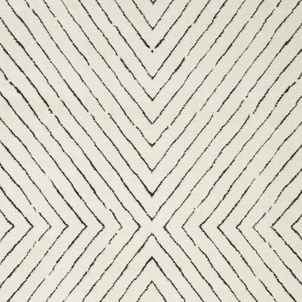 Homeroots 5' X 7' Ivory And Black Abstract Area Rug  Polyester 550592