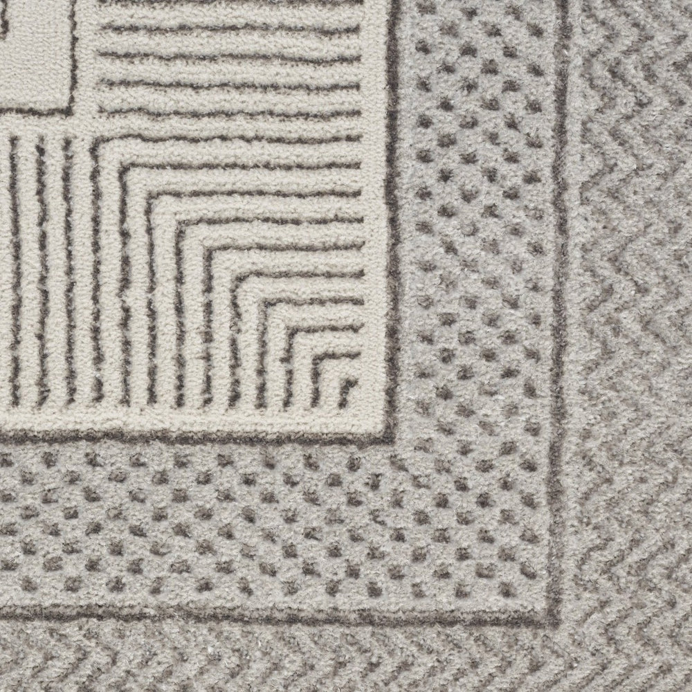 HomeRoots 8' Ivory and Gray Geometric Area Rug - Durable, Non-Skid, Stain-Resistant Design for Modern Spaces 8' X 10' 550596