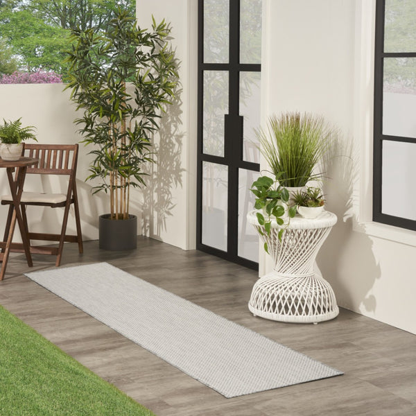 HomeRoots 20' Ivory and Silver Geometric Runner Rug – Stylish, Weather-Resistant, Versatile for Indoor/Outdoor Use 550647