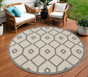 HomeRoots 8' Cream and Gray Round Geometric Area Rug - Stylish, Durable Indoor/Outdoor Design for Any Space 550654