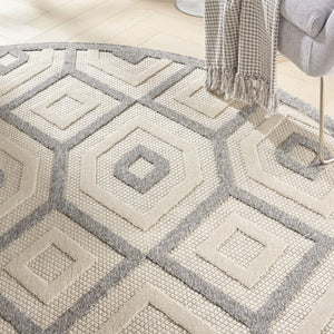 HomeRoots 8' Cream and Gray Round Geometric Area Rug - Stylish, Durable Indoor/Outdoor Design for Any Space 550654