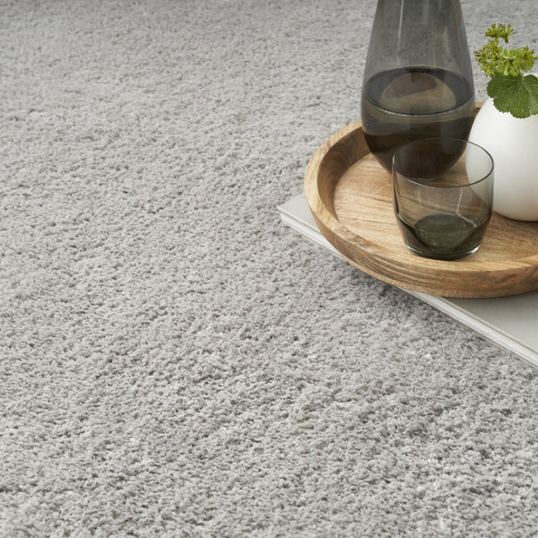 HomeRoots 4' Soft Gray Shag Area Rug - Plush, Stain-Resistant, Durable Design for Cozy, Stylish Interiors 4' X 6' 550663