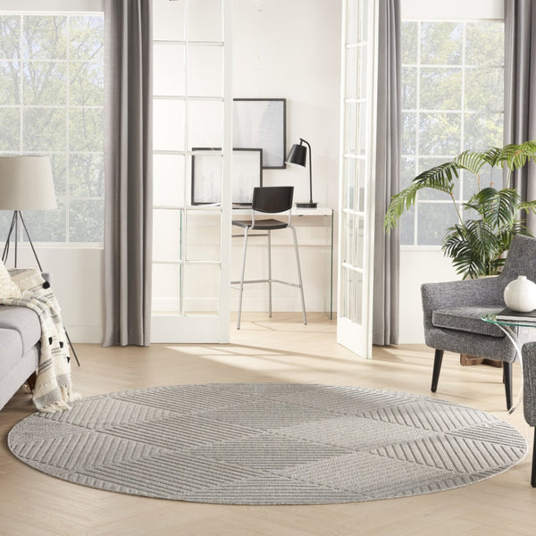 HomeRoots 8' Light Gray Round Geometric Area Rug - Modern Indoor/Outdoor Design, Stain-Resistant, Easy Care 550691