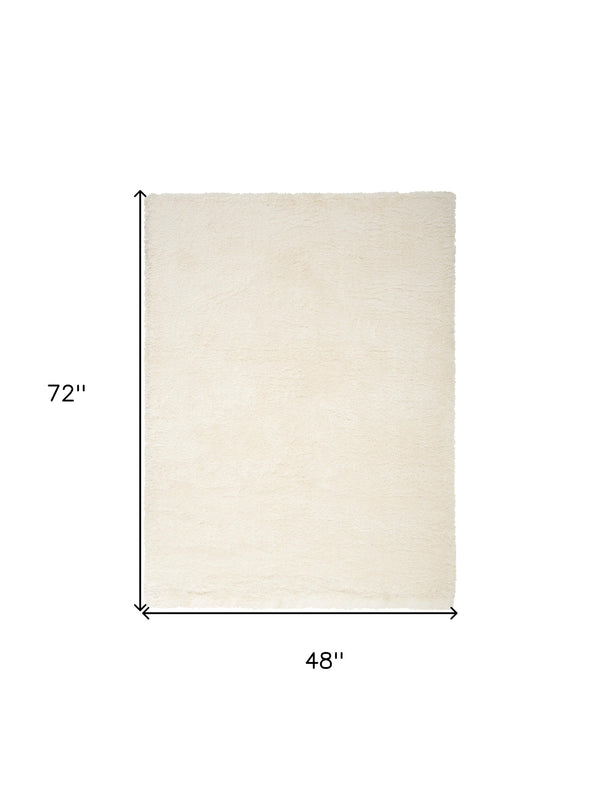 Homeroots 4' X 6' Ivory Shag Area Rug  Polyester 550695