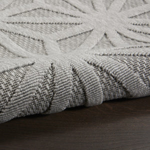 HomeRoots 7' Modern Light Gray Geometric Area Rug - Durable, Stain-Resistant for Indoor & Outdoor Spaces 550825