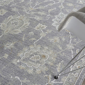 HomeRoots 5' Ivory and Gray Floral Medallion Area Rug - Elegant Rustic Design for Timeless Home Décor 5' X 8' 550886