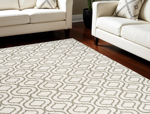 Homeroots 8' X 10' Ivory And Green Trellis Non Skid Area Rug  Polypropylene 550912