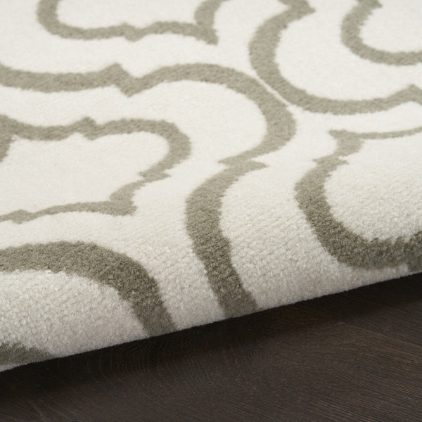 HomeRoots 8' Ivory and Green Trellis Area Rug - Durable, Stain-Resistant Design Perfect for High-Traffic Homes 8' X 10' 550912
