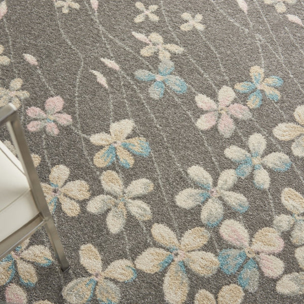 HomeRoots 6' Beige and Gray Floral Area Rug – Elegant Design for Timeless Style and Durable Everyday Use 6' X 9' 550955