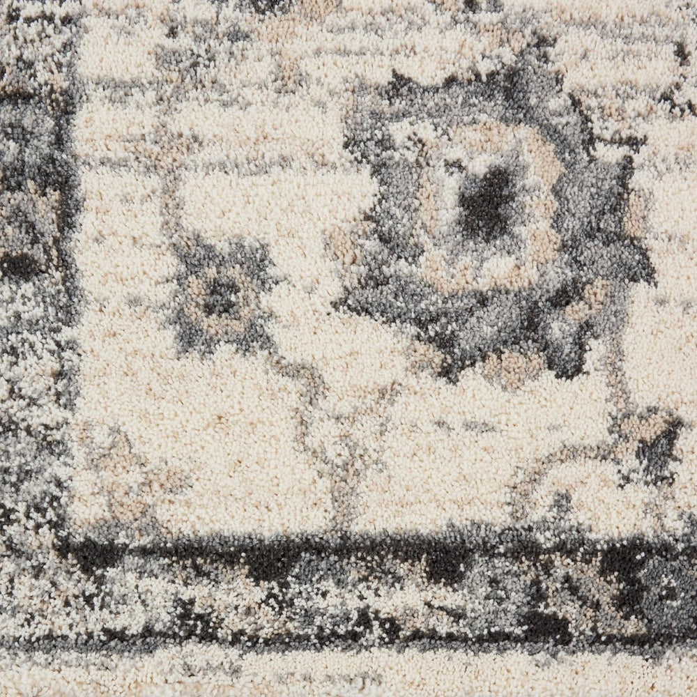 HomeRoots 4' Elegant Cream and Gray Floral Medallion Distressed Area Rug for Timeless Home Décor Appeal 4' X 6' 550966