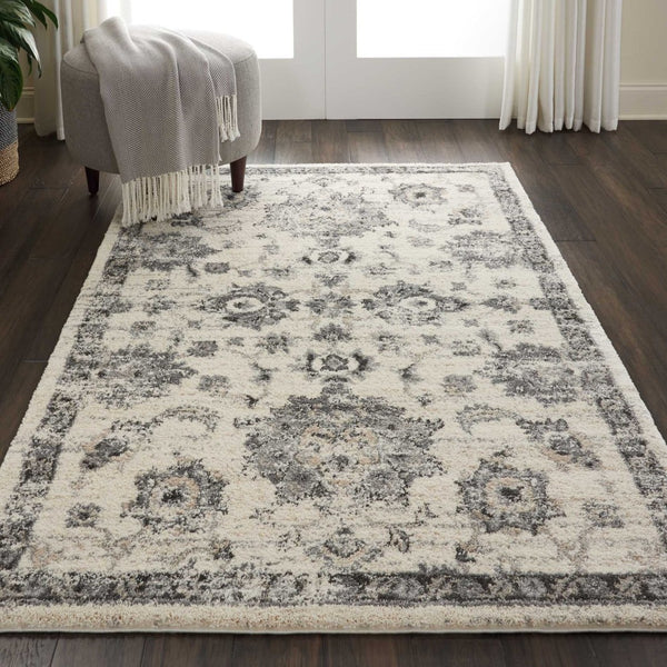HomeRoots 4' Elegant Cream and Gray Floral Medallion Distressed Area Rug for Timeless Home Décor Appeal 4' X 6' 550966