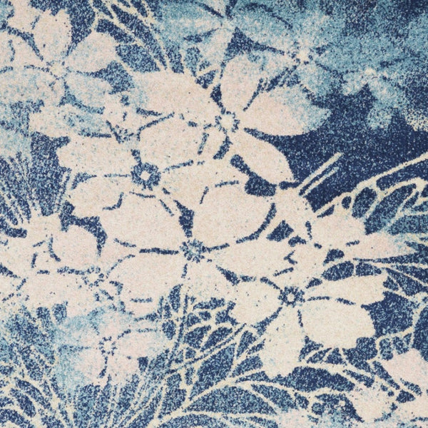 Homeroots 5' Navy Blue And Ivory Floral Area Rug - Durable, Stain-resistant Design For Stylish Home Décor 5' X 7' Polypropylene 550987