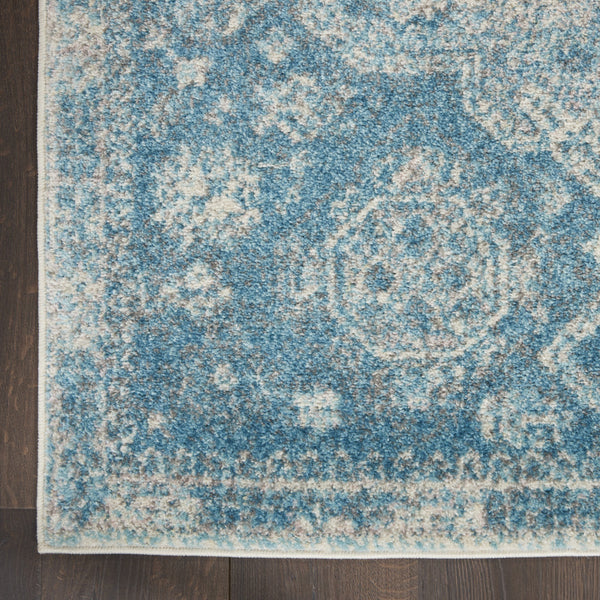 Homeroots 5' Ivory And Light Blue Medallion Distressed Area Rug - Durable, Stain Resistant, Stylish Design 7' X 10' Polypropylene 551036
