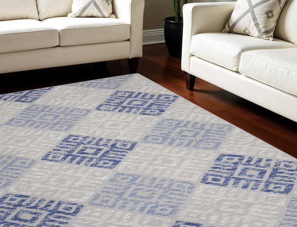 Homeroots 7' Stylish Geometric Distressed Area Rug In Beige, Blue & Gray – Durable, Non-skid, Stain Resistant 8' X 10' Polypropylene 551053