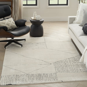Homeroots 8' X 10' Ivory And Black Geometric Area Rug  Polyester 551080