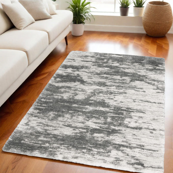 Homeroots 5' X 7' Charcoal And Ivory Abstract Shag Area Rug  Polyester 551106