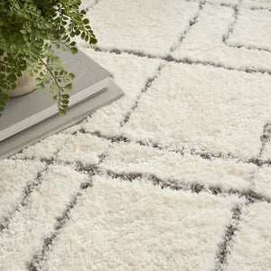 HomeRoots 5' Modern Ivory and Gray Geometric Shag Area Rug – Plush Comfort, Durable Design for Any Room 5' X 7' 551112