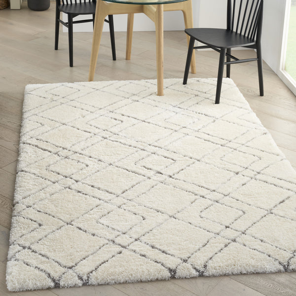 Homeroots 5' X 7' Ivory And Gray Geometric Shag Area Rug  Polyester 551112