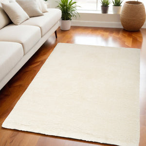 Homeroots 5' X 7' Cream Shag Area Rug  Polyester 551114