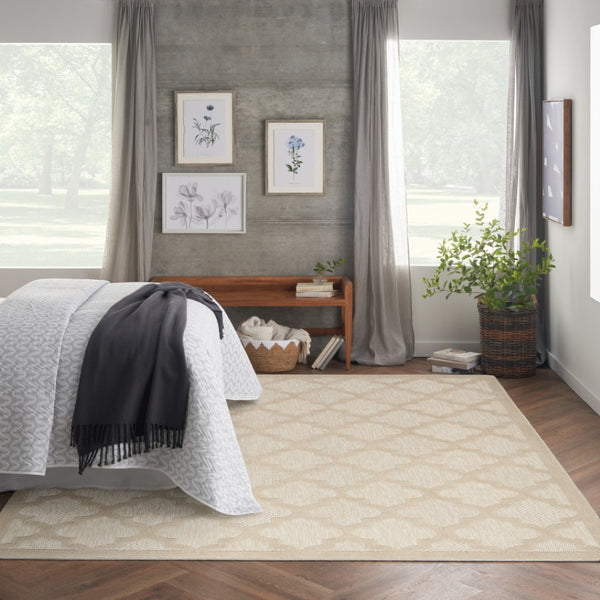 HomeRoots 8' X 10' Cream and Beige Trellis Rug - Stylish Indoor/Outdoor Area Rug for Any Space, Easy Care! 551117