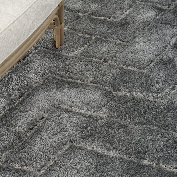 Homeroots 5' X 7' Gray Chevron Shag Area Rug  Polyester 551120
