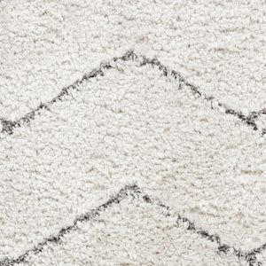 HomeRoots 5' Modern Ivory and Gray Chevron Shag Area Rug for Cozy Homes | Plush, Stylish, Stain-Resistant Design 5' X 7' 551132