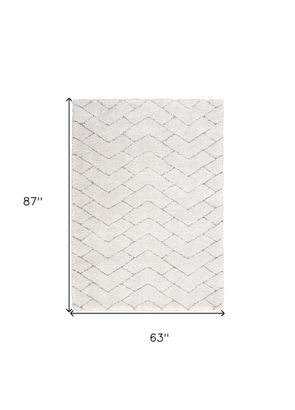 Homeroots 5' X 7' Ivory And Gray Chevron Shag Area Rug  Polyester 551132