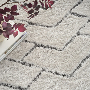 HomeRoots 5' Modern Ivory and Gray Chevron Shag Area Rug for Cozy Homes | Plush, Stylish, Stain-Resistant Design 5' X 7' 551132