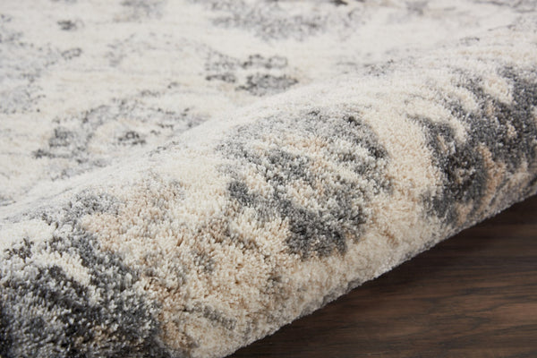 HomeRoots 4' Elegant Cream and Gray Floral Medallion Distressed Area Rug for Timeless Home Décor Appeal 5' X 7' 551212