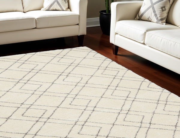 Homeroots 8' X 10' Ivory And Gray Geometric Shag Area Rug  Polyester 551272