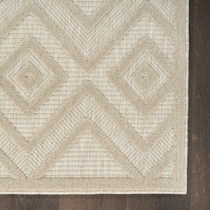 HomeRoots 9' Geometric Indoor Outdoor Area Rug in Cream & Beige – Stylish, Durable, Easy Maintenance Design 551418