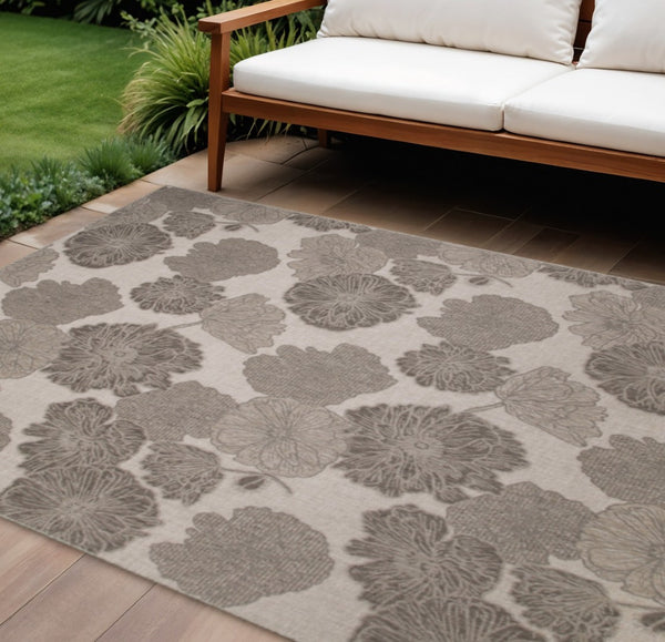 HomeRoots 9' X 12' Elegant Natural and Ivory Floral Indoor-Outdoor Area Rug for Timeless Home Style & Durability 551494