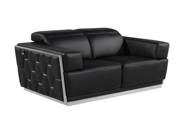 Three Piece Italian Leather Sectional Sofa Set with Luxurious Six Person Living Room Seating