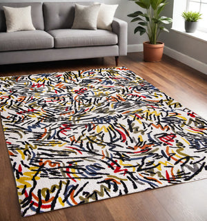 Homeroots 5' X 7' White Abstract Non Skid Area Rug  100% Pet 551709