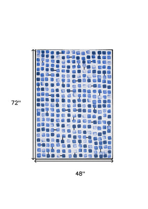 Homeroots 5' X 7' Blue Geometric Non Skid Area Rug  100% Pet 551887