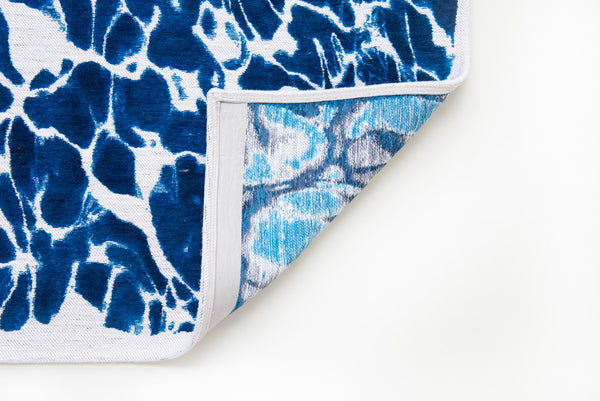 Homeroots 10' Blue And White Abstract Non Skid Area Rug  100% Pet 551904