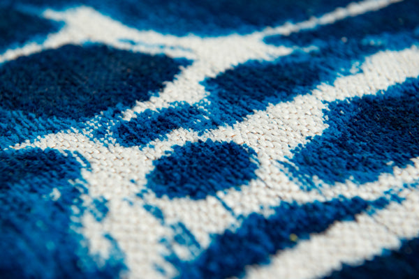 Homeroots 9' X 13' Blue And White Abstract Non Skid Area Rug  100% Pet 551909