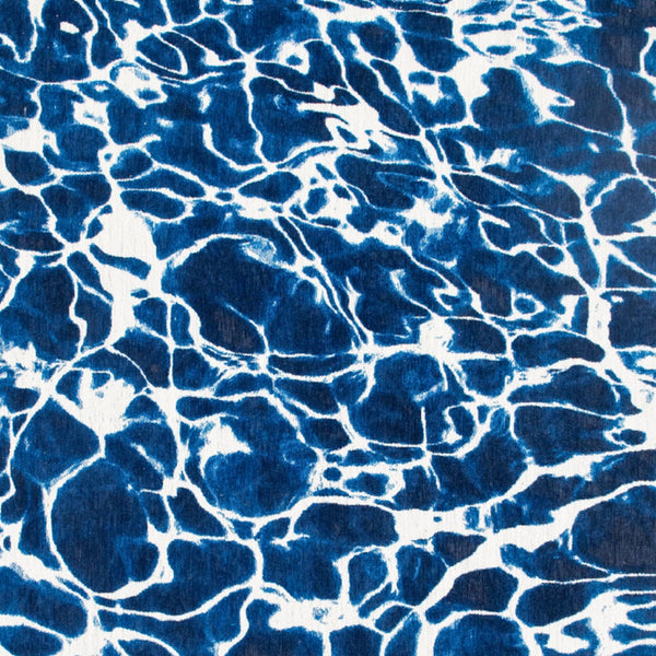 Homeroots 5' Blue And White Round Abstract Non Skid Area Rug  100% Pet 551910