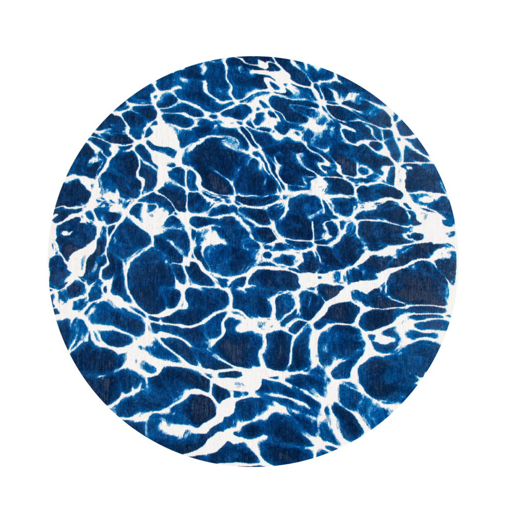 Homeroots 5' Blue And White Round Abstract Non Skid Area Rug  100% Pet 551910