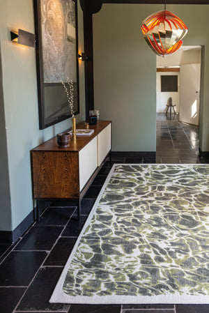 Homeroots 3' X 5' Green And White Abstract Non Skid Area Rug  100% Pet 551921