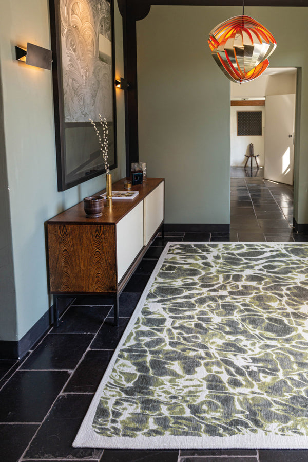 Homeroots 5' X 7' Green And White Abstract Non Skid Area Rug  100% Pet 551923